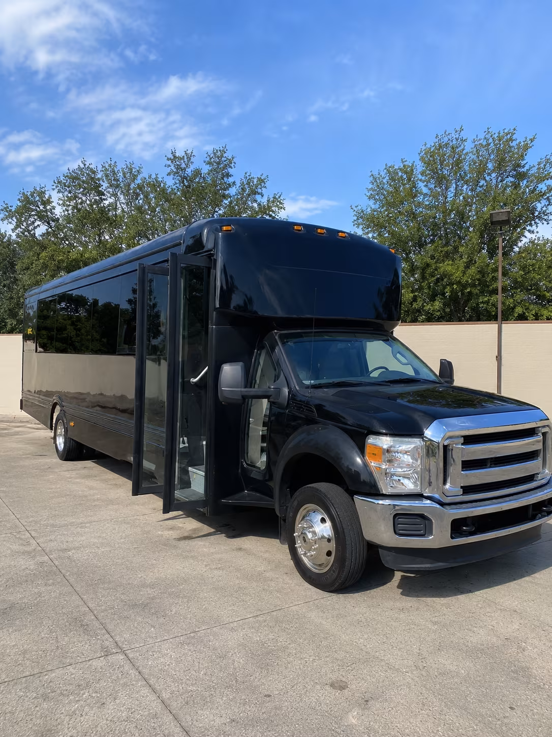 auburn 20 passenger party bus