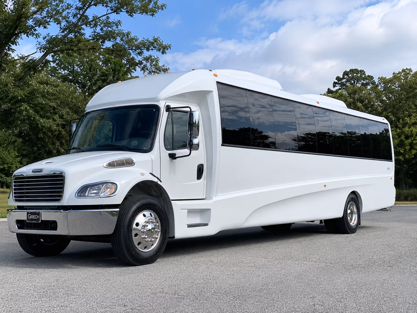 auburn party buses for bachelorette bar crawls along auburn way