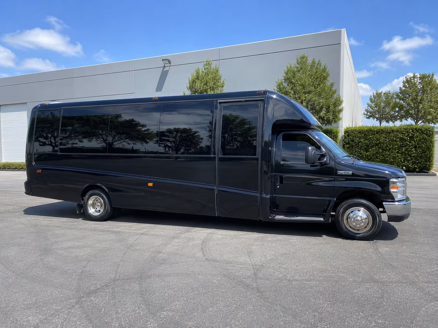 bachelor party bus rentals to seattle bars and clubs from auburn