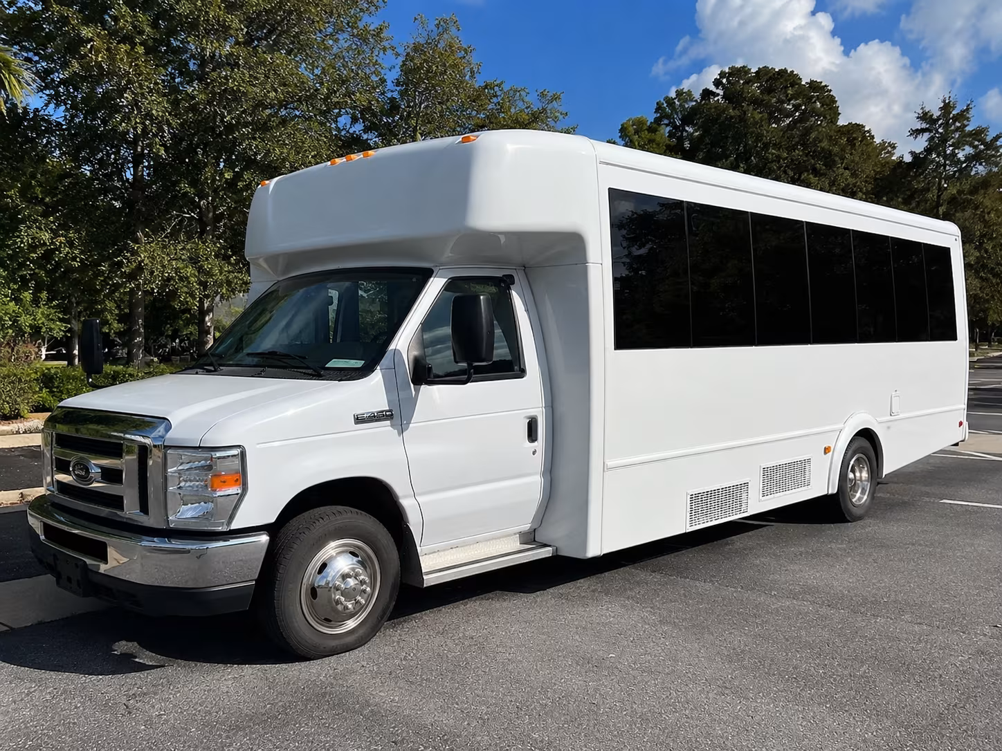 bus rentals for corporate meetings and off site events near auburn