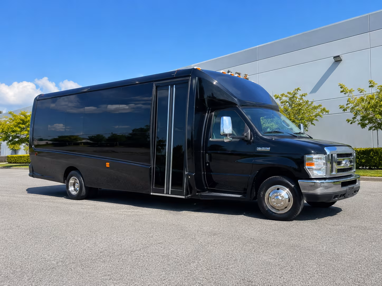 party buses for auburn birthday bar crawls along auburn way